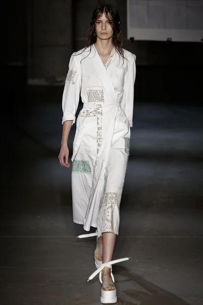 Look 19